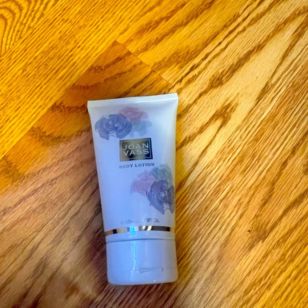 Joan Vass Body Lotion 4 fl oz New No Seal